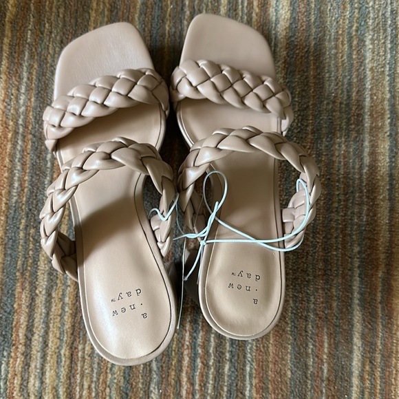 A New Day Sandals - Picture 3 of 7